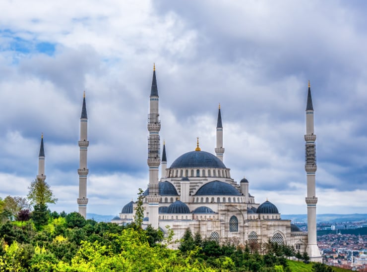 عرض الربيع في إسطنبول