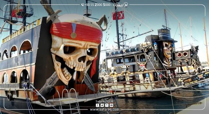 سفن القراصنة في بودروم التركية تخطف قلوب السياح