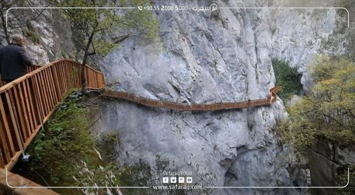 افتتاح جسر خشبي معلق في تركيا