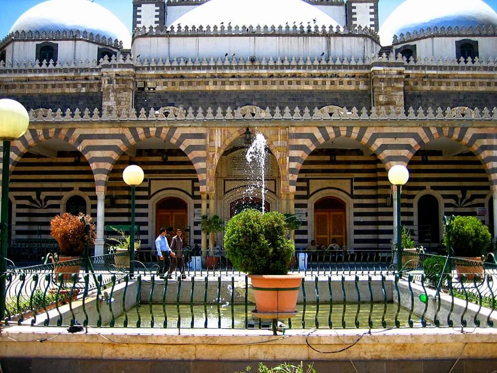 جامع خالد بن الوليد حمص: جوهرة معمارية وروحية في قلب سوريا