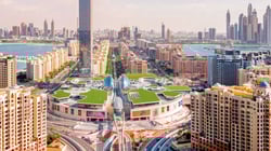 اكتشف متعة التسوق والأنشطة الترفيهية في نخيل مول دبي