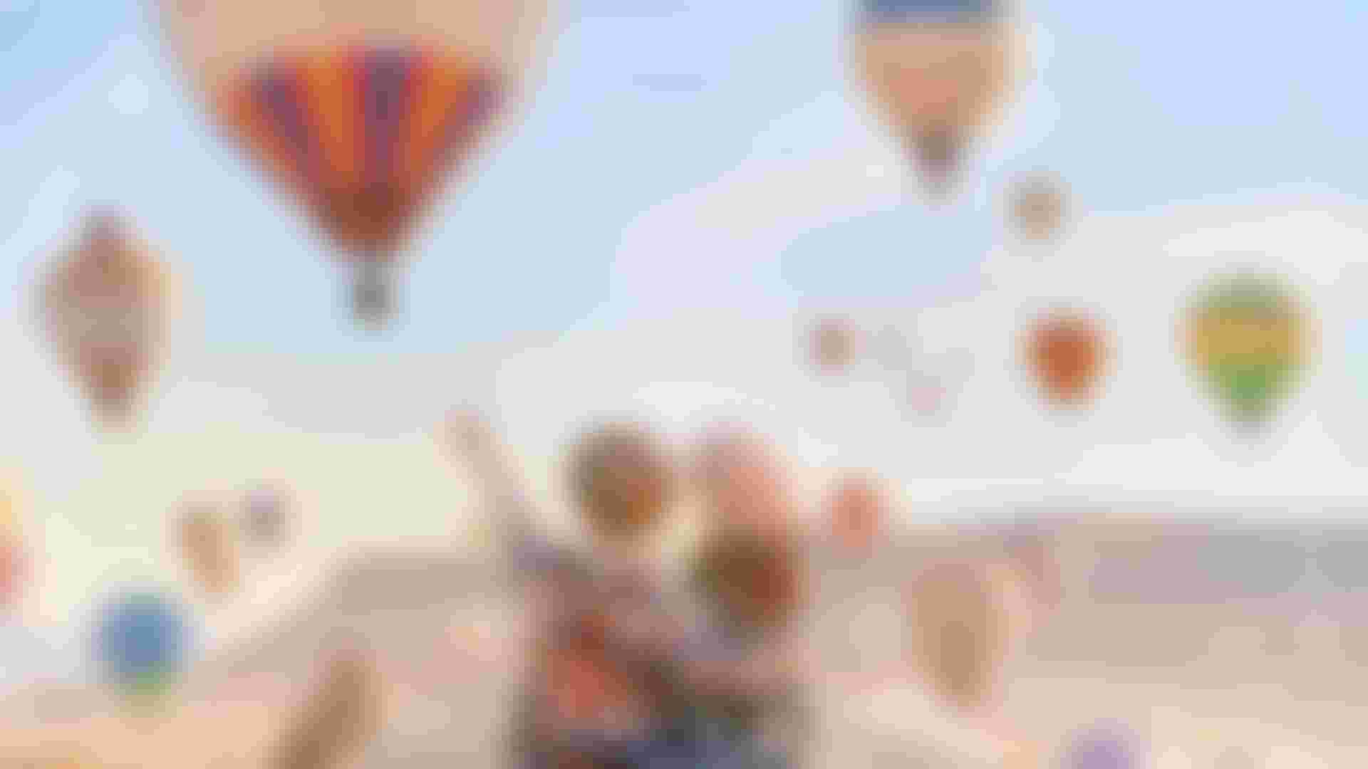 couples in honeymoon in Cappadocia