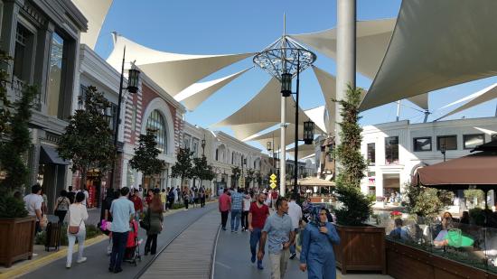 Vialand Mall in Istanbul (Isfanbul)