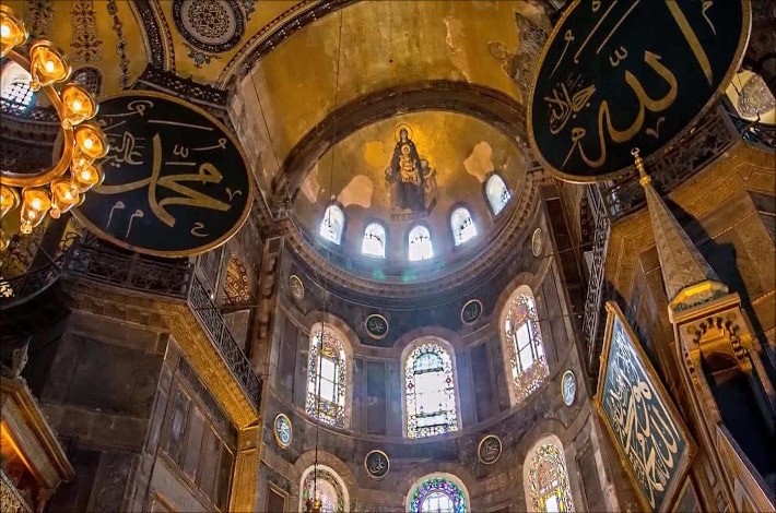 قصة آيا صوفيا الحقيقية