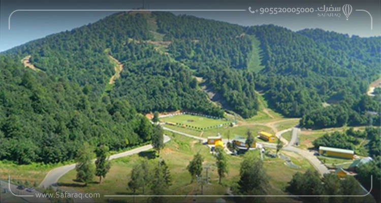 Activités touristiques au mont Kartepe en été