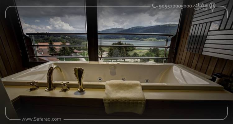 أكواخ وفنادق قريبة من بحيرة أبانت