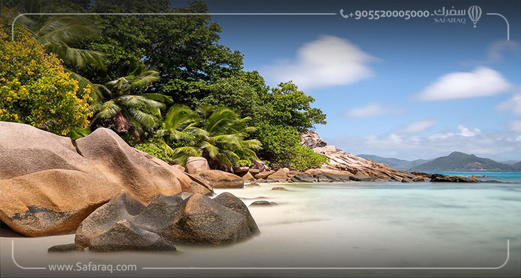 Plages de sable blanc et eaux cristallines