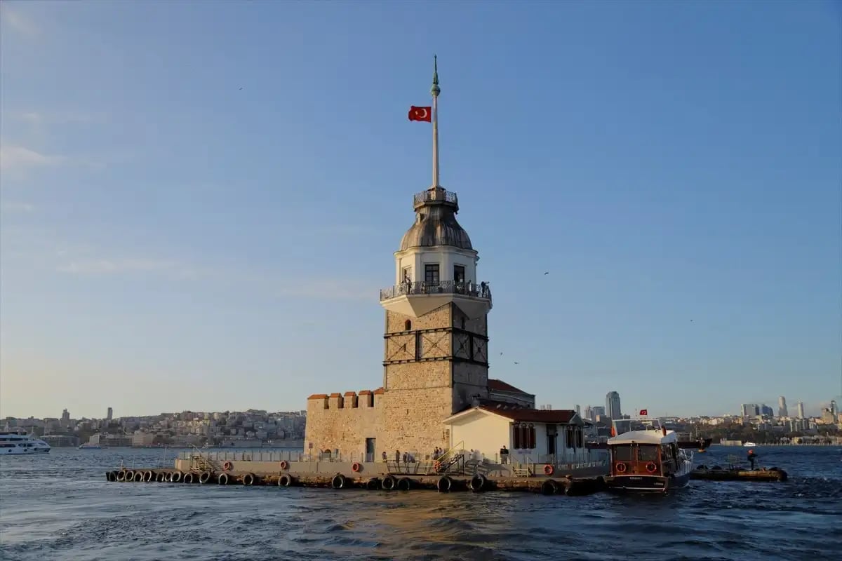 maiden's tower in the bosphor