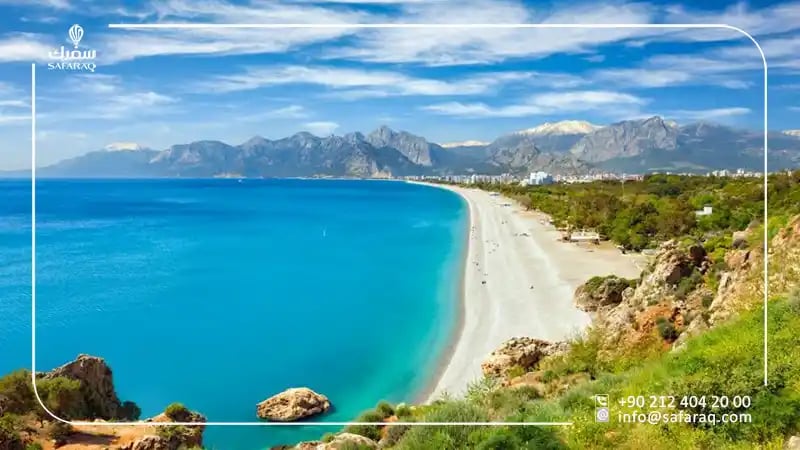 شاطئ كونيالتي في أنطاليا