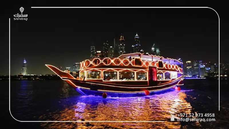 nigh boat trip in Dubai creek