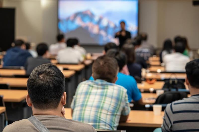 كيف تستمتع بحياتك الجامعية بشكل هادف
