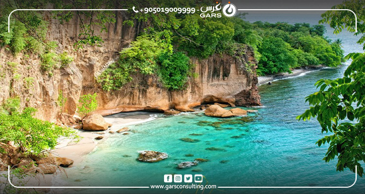 أين تقع دولة دومينيكا؟