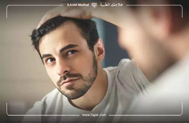 ما سبب تساقط الشعر بكثرة