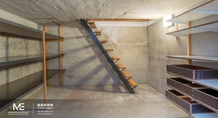 غرف تخزين في القبو