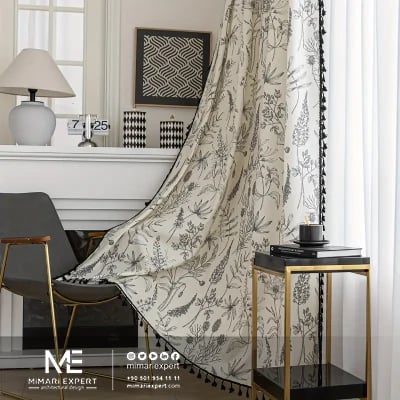 ستائر ذات حواف مزينة